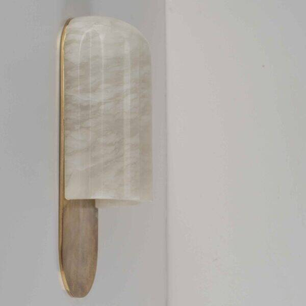 Embassy Interiors :: Urania Wandleuchte/Wandleuchte aus Alabastermessing, Höhe 23 cm