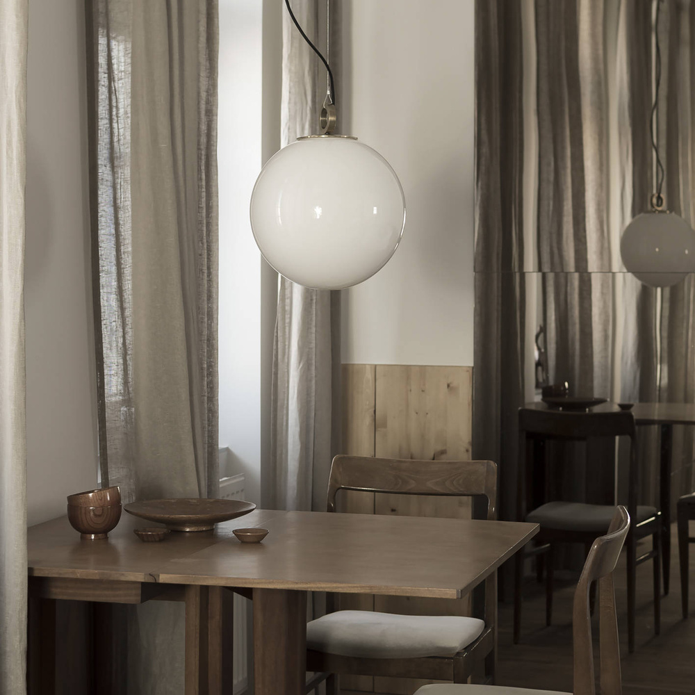 Embassy Interiors :: Glass white lamp ball dia. 35 cm