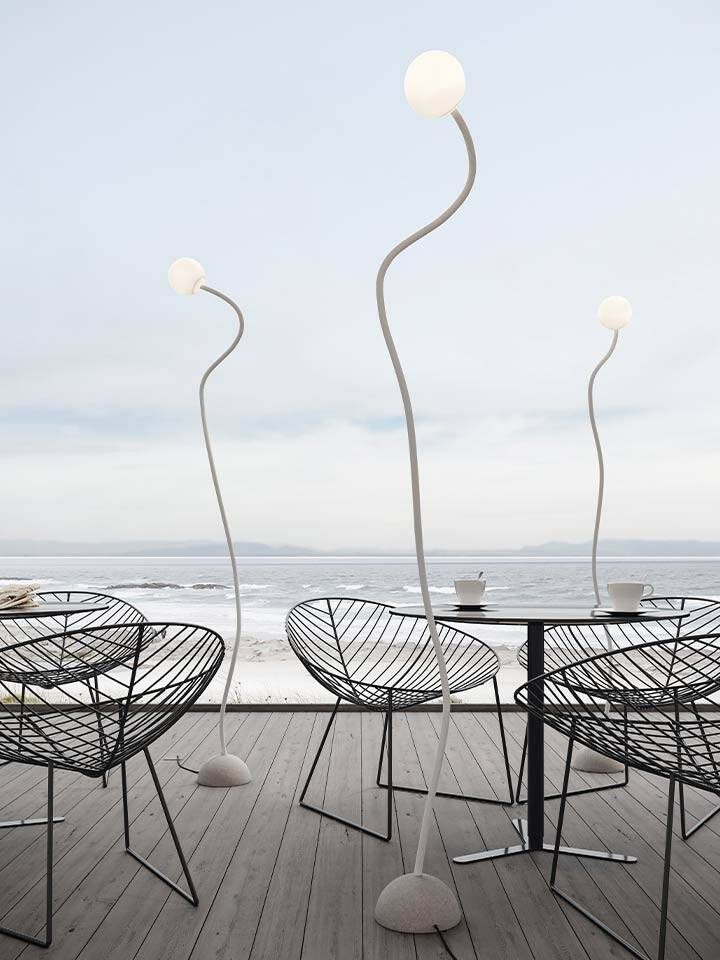 Karman :: Lampa zewnętrzna Moony podłogowa wys. 245 cm jasnoszara