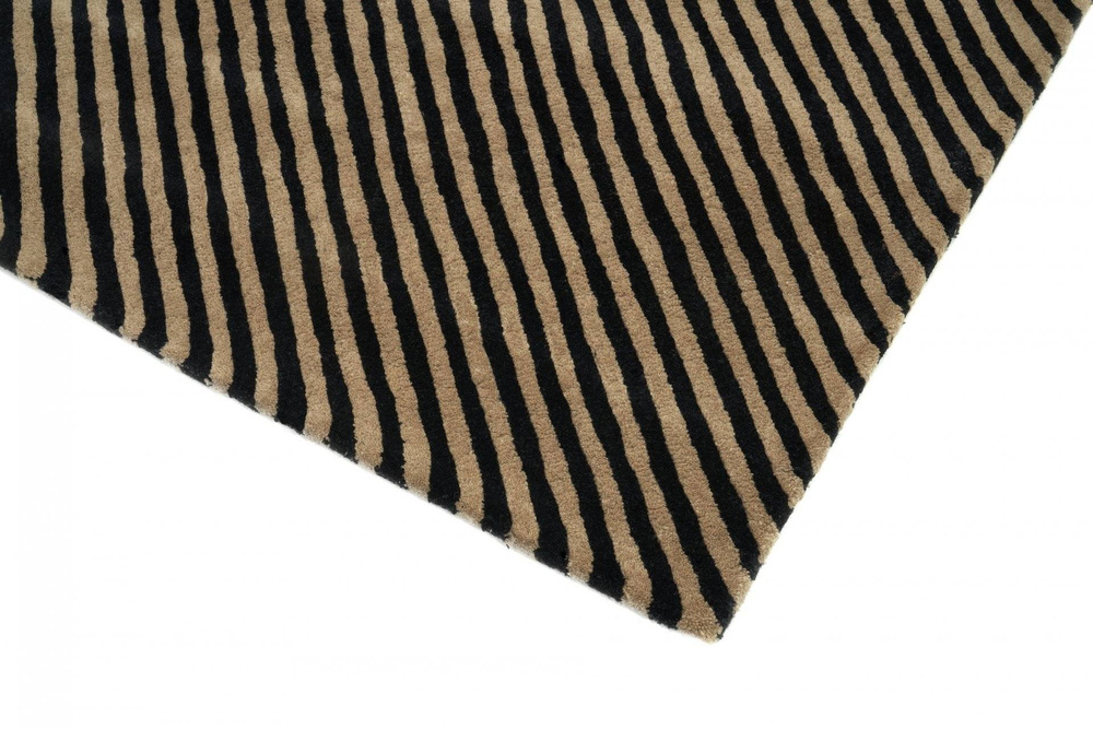 Carpet Decor :: Emerald Gold brown and black handmade rug