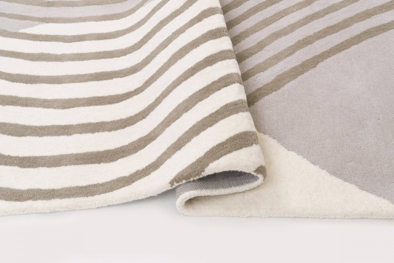 Carpet Decor :: Wave rug, beige and gray, handmade wool and viscose
