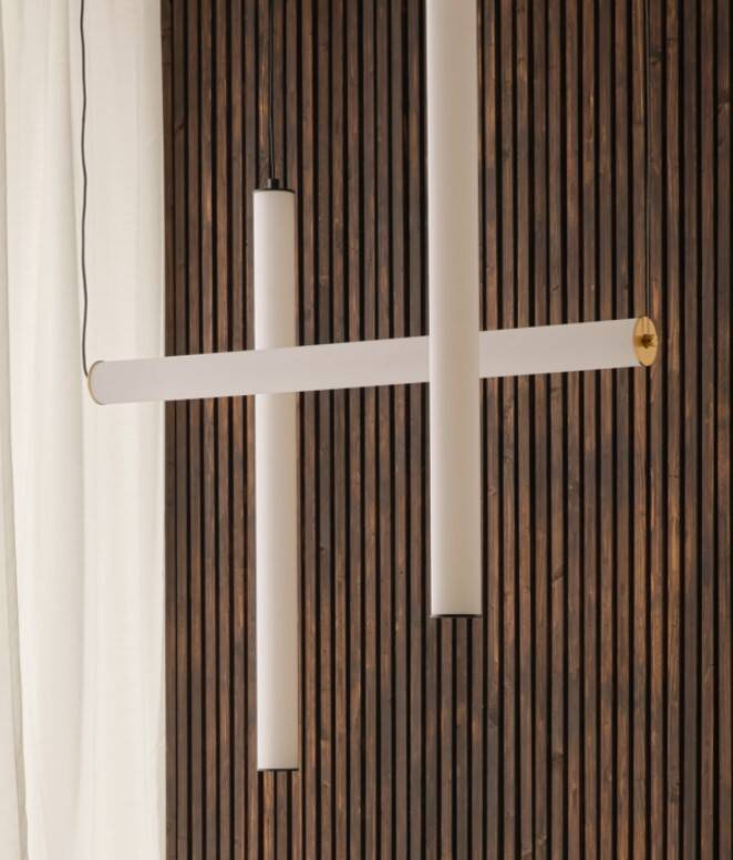 Aromas :: Tube Hängeleuchte, vertikal, schwarz, Länge 86 cm