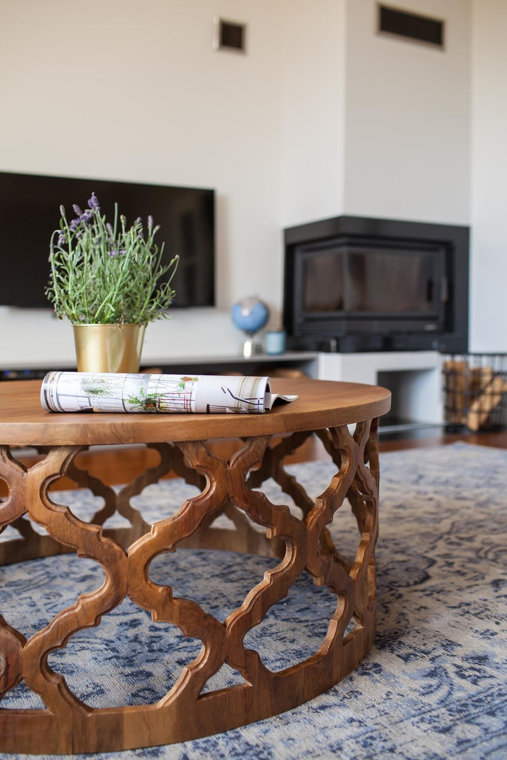 TABLE4U :: Wooden coffee table Huggen Stor Ø 100x40