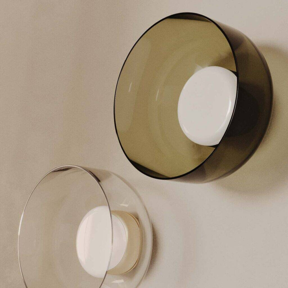 Aromas :: Ipon black wall lamp, diameter 20 cm, transparent glass