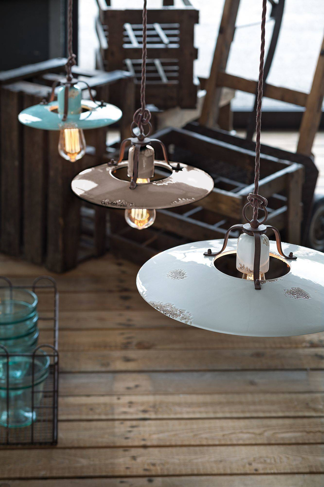 Ferroluce :: B&W white pendant lamp, diameter 31 cm