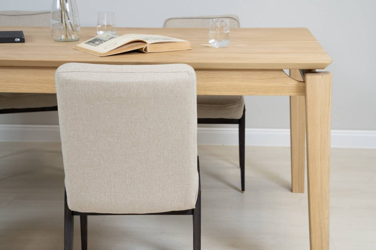 Selfia :: Chamfer oak wooden table - also available as an extendable version