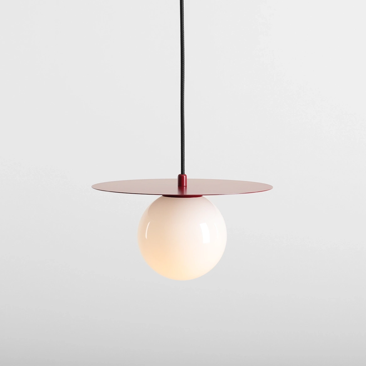 Artera :: Lampa wisząca Loop z bordowym dyskiem rozm. S