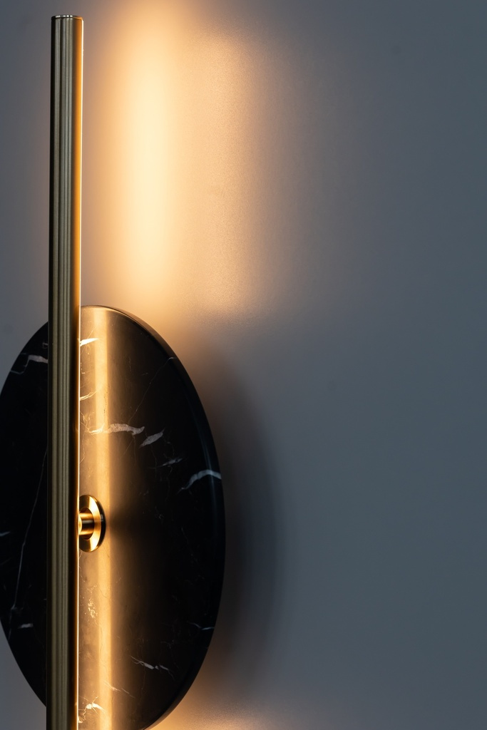 Aromas :: Point wall lamp / sconce, height 60 cm, alabaster / black