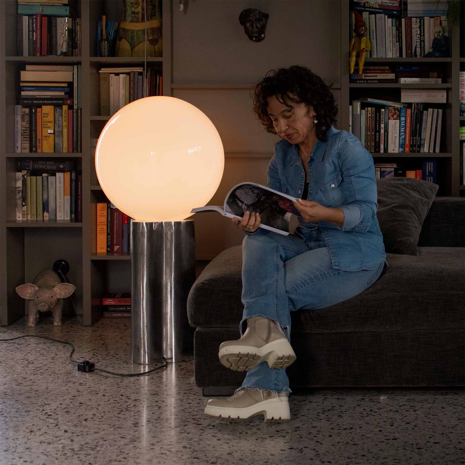 Embassy Interiors :: Futuristische EMB01 Stehleuchte / Skulpturales Lichtobjekt