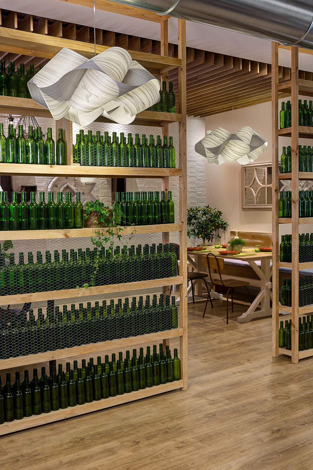 LZF :: Swirl Pendelleuchte, Durchmesser 54 cm, Farbe Kirsche natur / vernickelte Deckenrosette