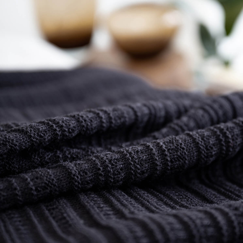 Moyha :: Wool blanket with anthracite pattern 130x170 cm