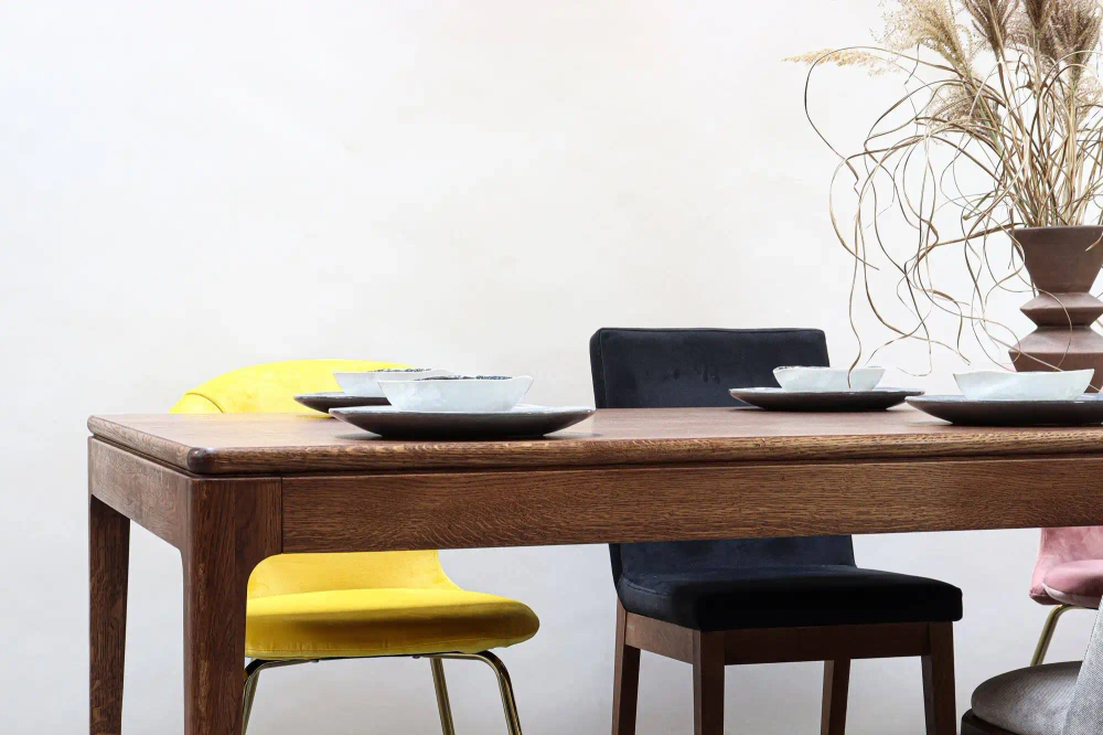 Selfia x 9design :: Bold non-extendable oak table, forastero color