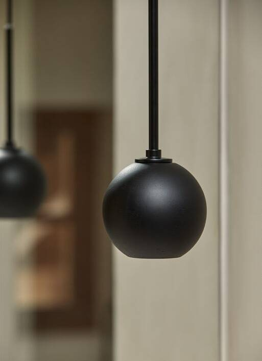 Aromas :: Solid black wooden pendant lamp, diameter 10 cm