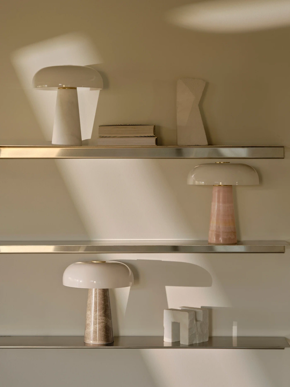 Design For The People :: Glänzende Mini-Tischlampe, Weiß