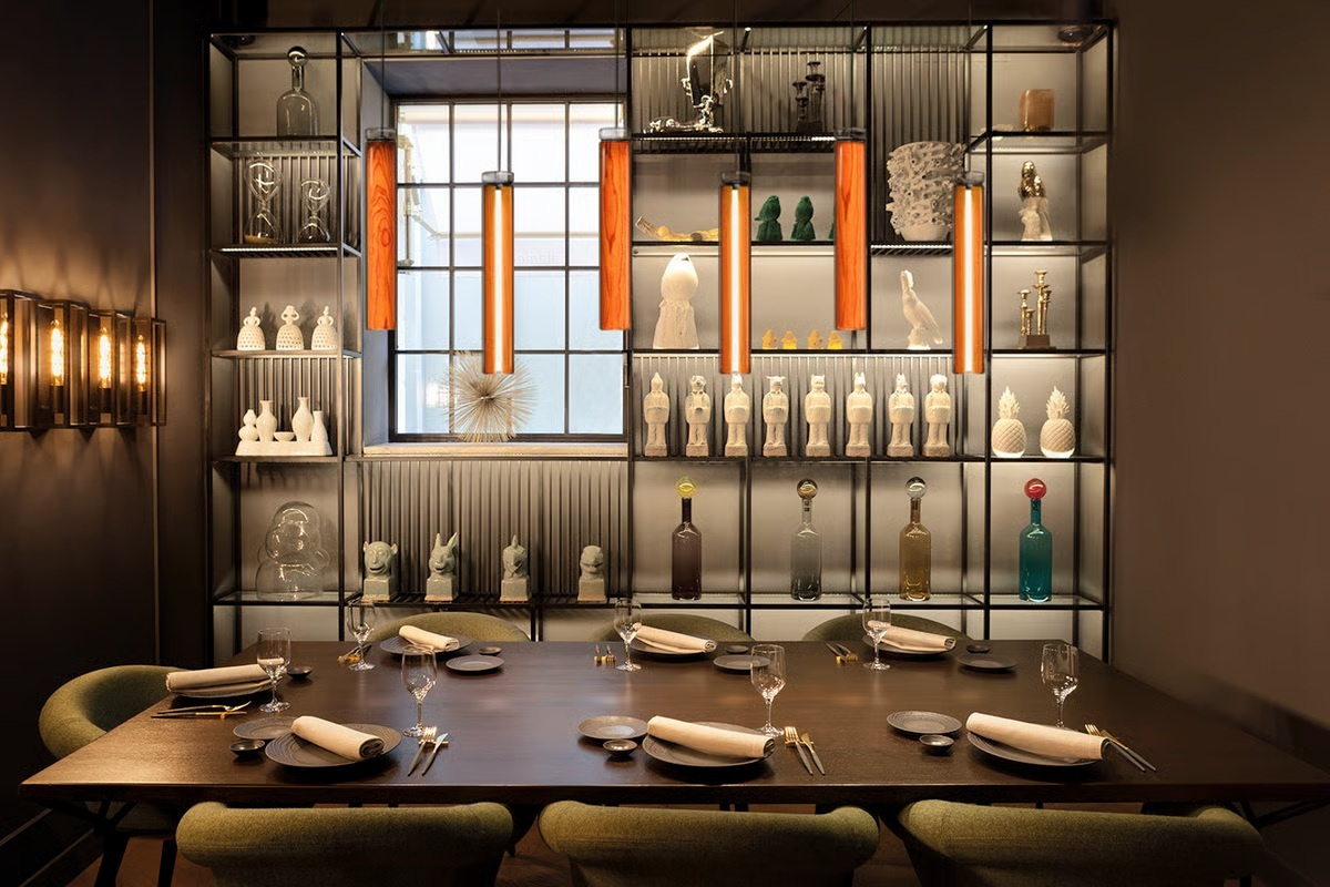 LZF :: Estela Vertical wooden hanging lamp, height 40 cm, cherry