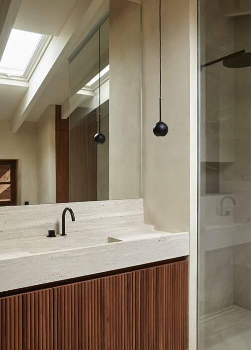 Aromas :: Solid black wooden pendant lamp, diameter 10 cm