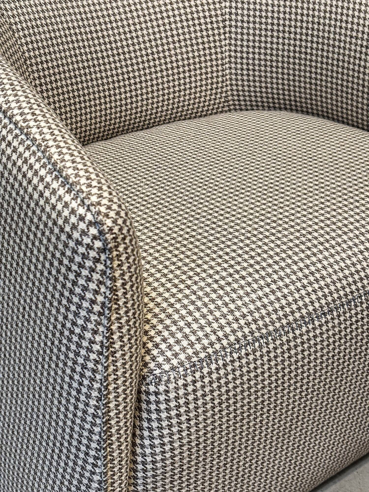 Nordic Line :: Pepi swivel chair, upholstered, width 81 cm, houndstooth