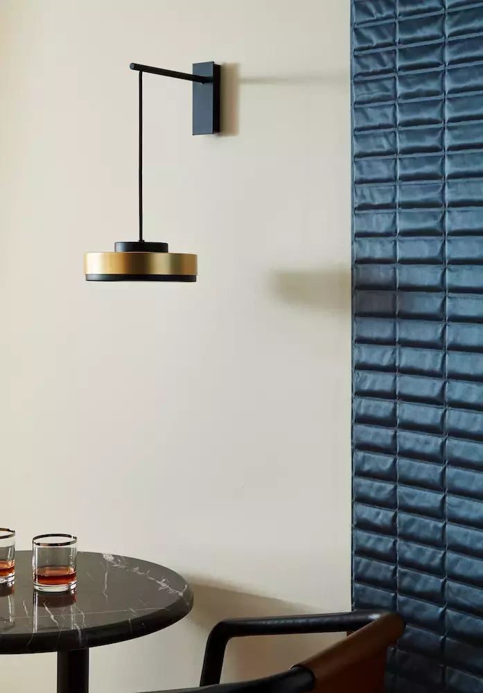 Contardi :: Discus Ap wall lamp/sconce, diameter 20.7 cm, gold and black