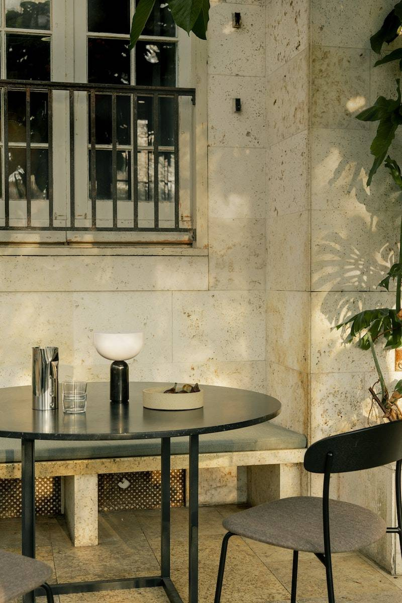 New Works :: Kizu table lamp, portable, marble base, black, height 24 cm