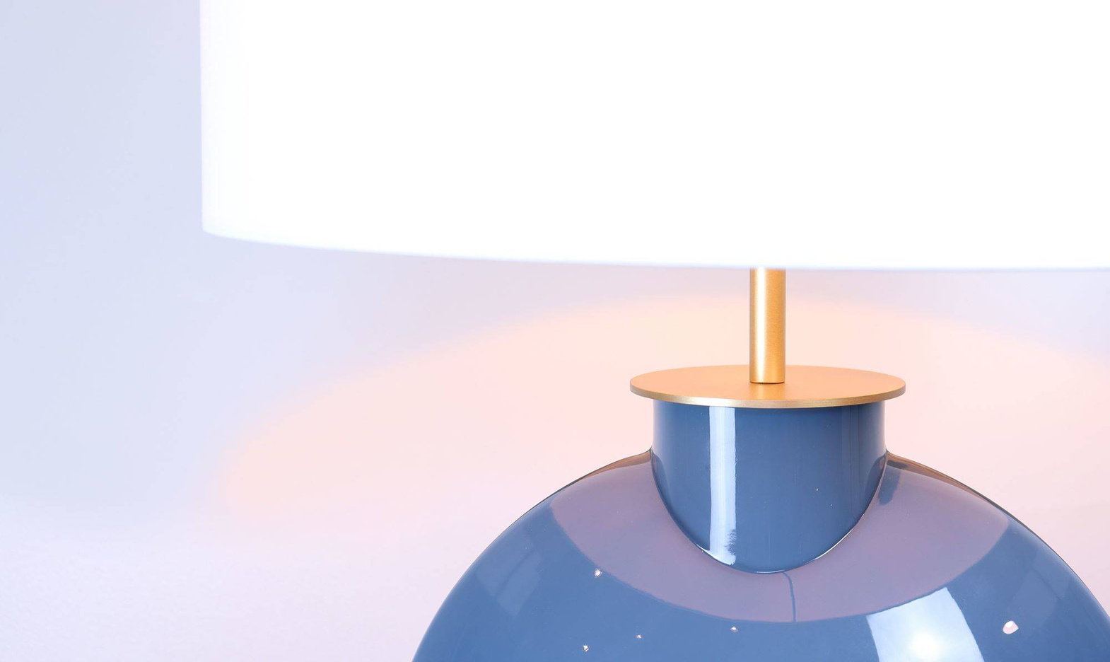 Aromas :: Tilla Tischleuchte, blau, inklusive Schirm