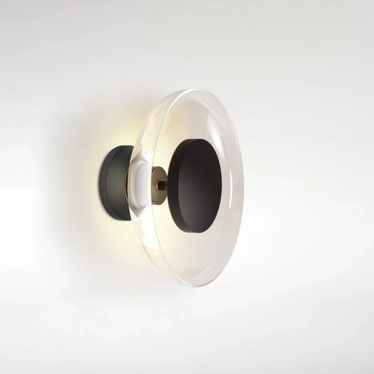 Marset :: Aura Plus Wandleuchte mit Baldachin, Schwarz und Transparent, Durchmesser 25,3 cm