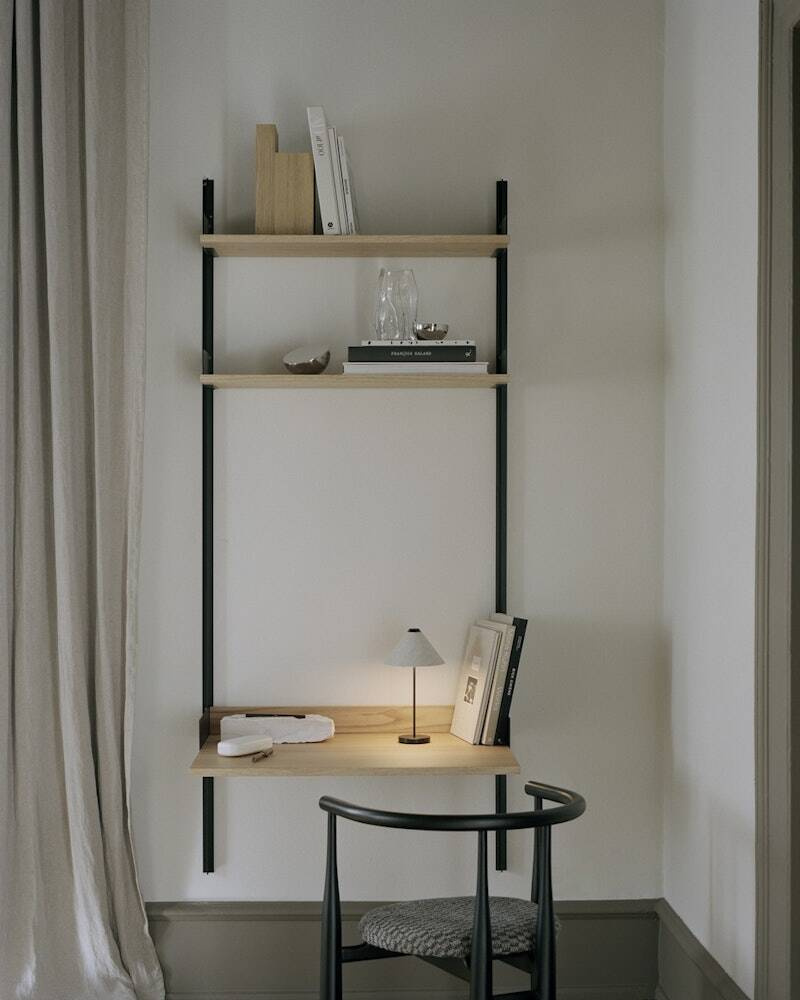 New Works :: Brolly Tragbare Leinen-Tischlampe