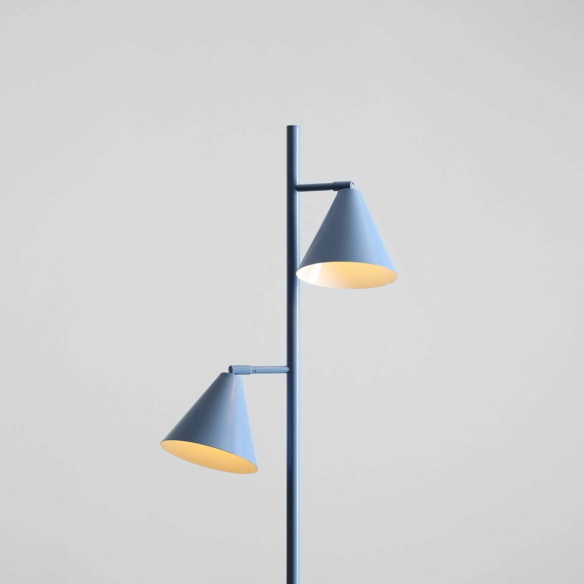 Artera :: Lampa podłogowa Form wys. 164 cm niebieska