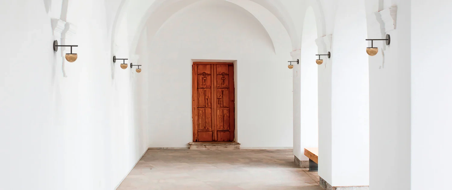 Robin :: Roi Single Arm Wandleuchte/Wandleuchte, Gold-Rauch, Tiefe 22 cm