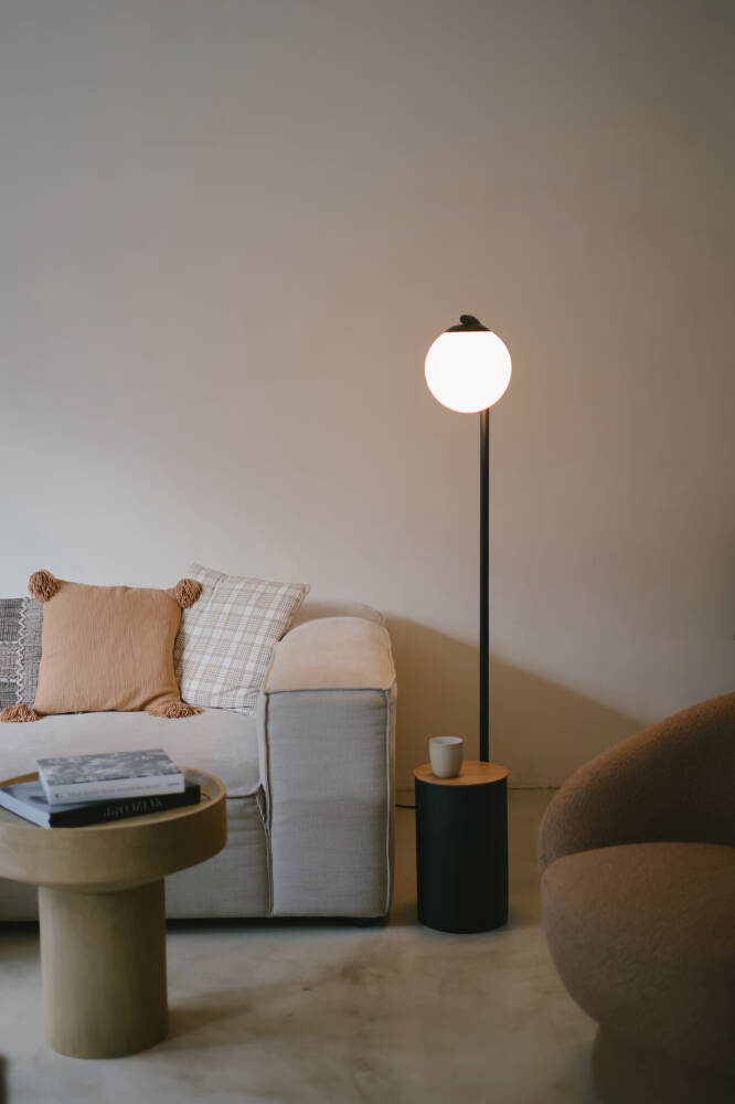 Kaspa :: Botanica Deco XL Wood Stehleuchte schwarz, Höhe 147 cm