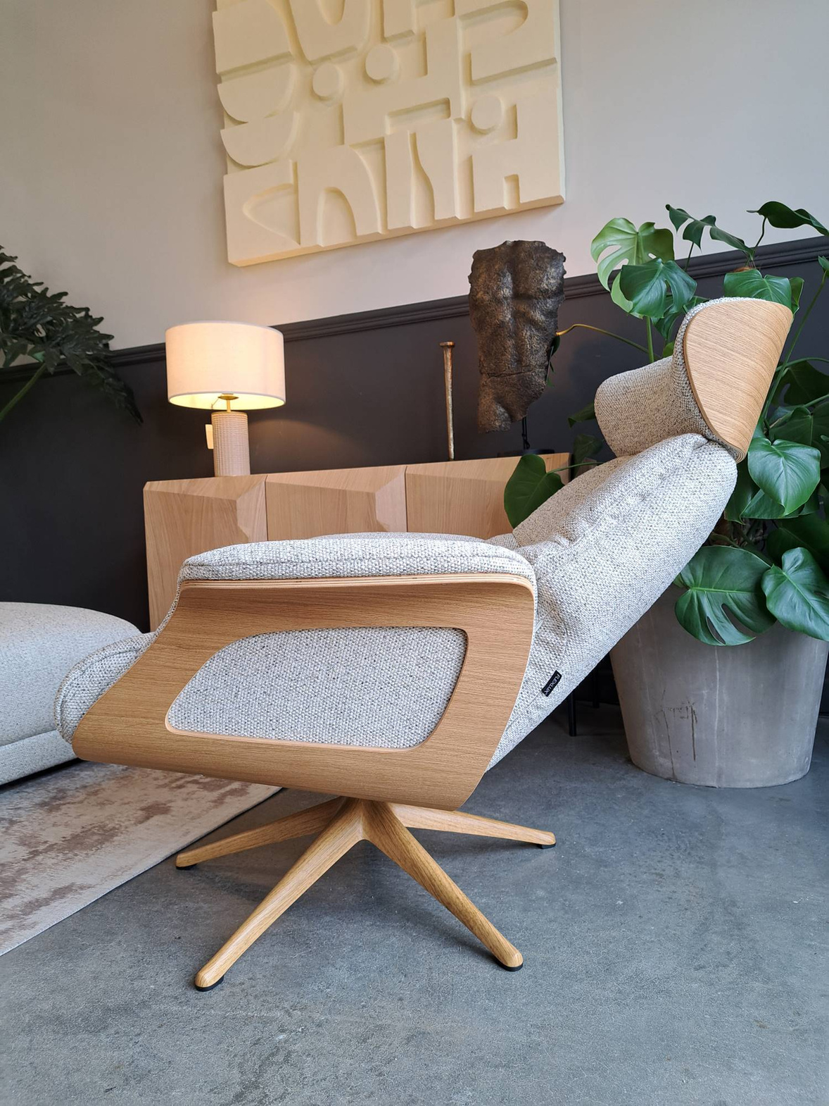 Flexlux :: Clement upholstered reclining armchair with footstool, gray-oak, medium size