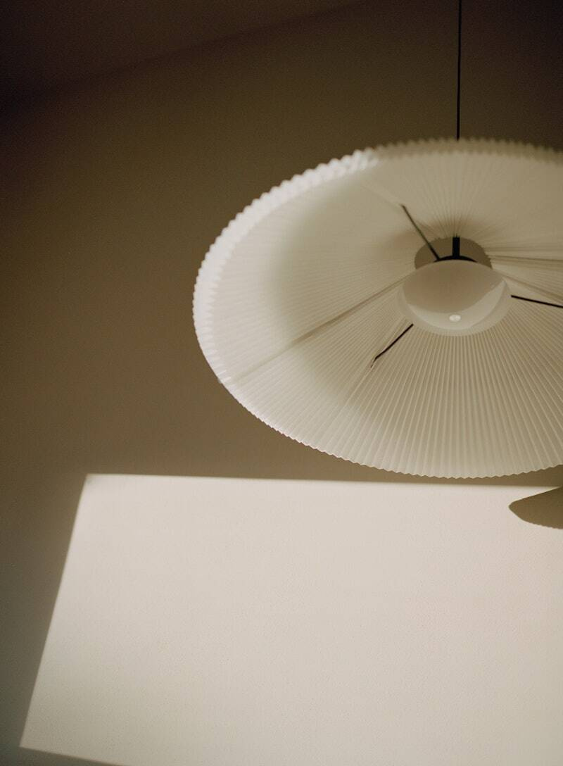 New Works :: Nebra Shape-Changing Pendant Lamp, Diameter 40-75 cm, White