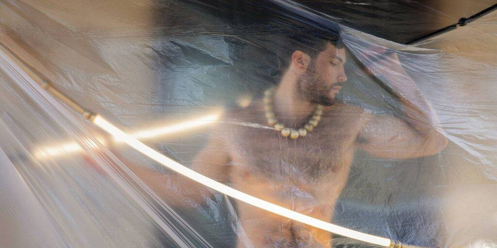 Karman :: Leda Hängeleuchte, Breite 100 cm, schwarz