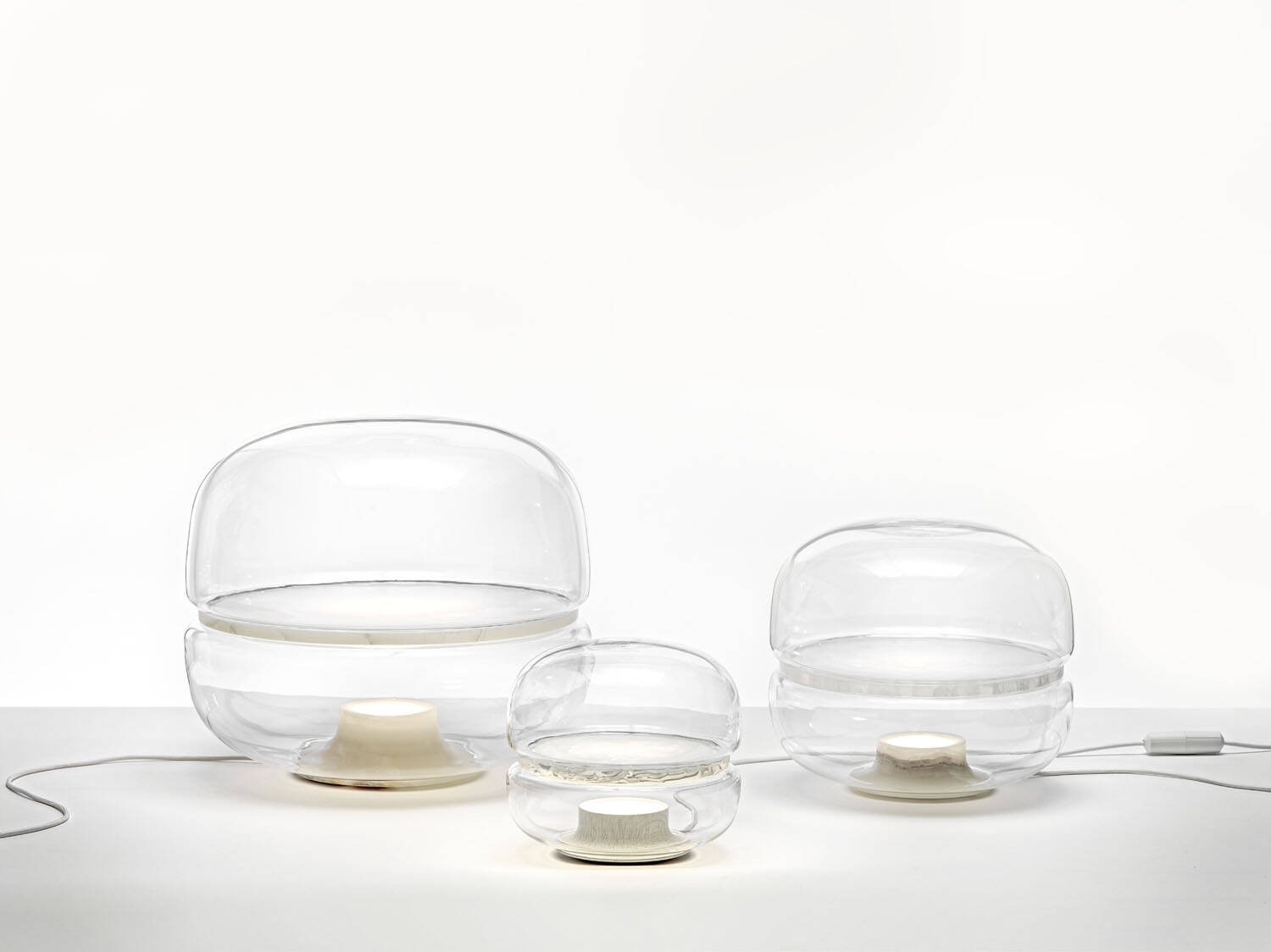 Brokis :: Tischlampe aus Glas Macaron groß transparent