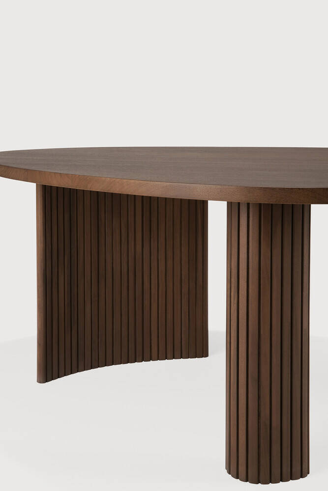 Ethnicraft :: Boomerang Teak Couchtisch, Breite 127 cm, braun