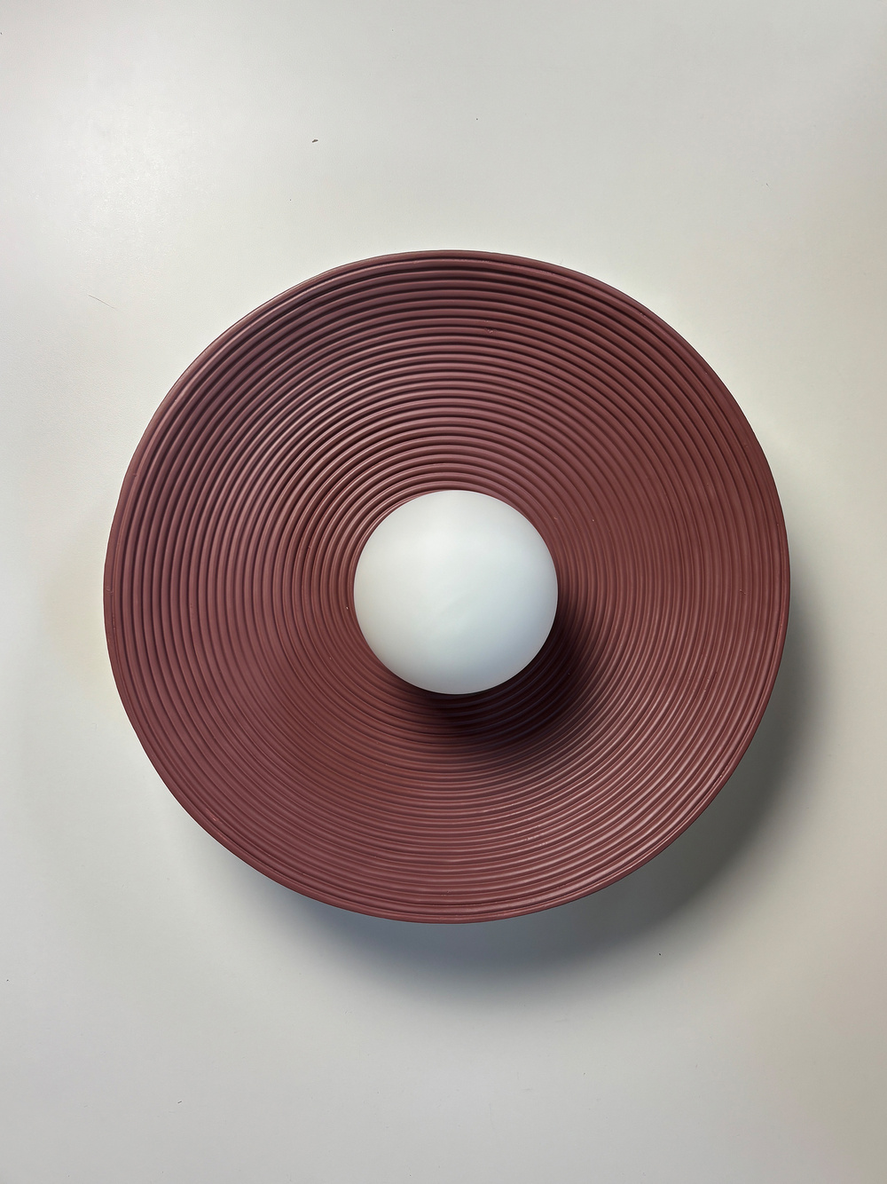 Aromas :: Lampa ścienna / kinkiet Dana śr. 35 cm kolor dark auburn