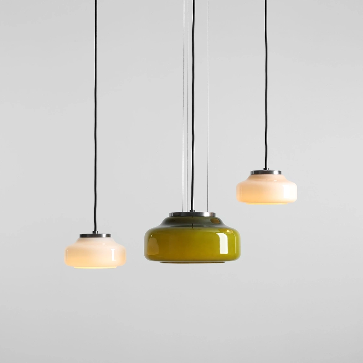 Artera :: Lampa wisząca Bonbon 2.0 Lime rozm. M śr. 25 cm zielona / stalowe mocowanie