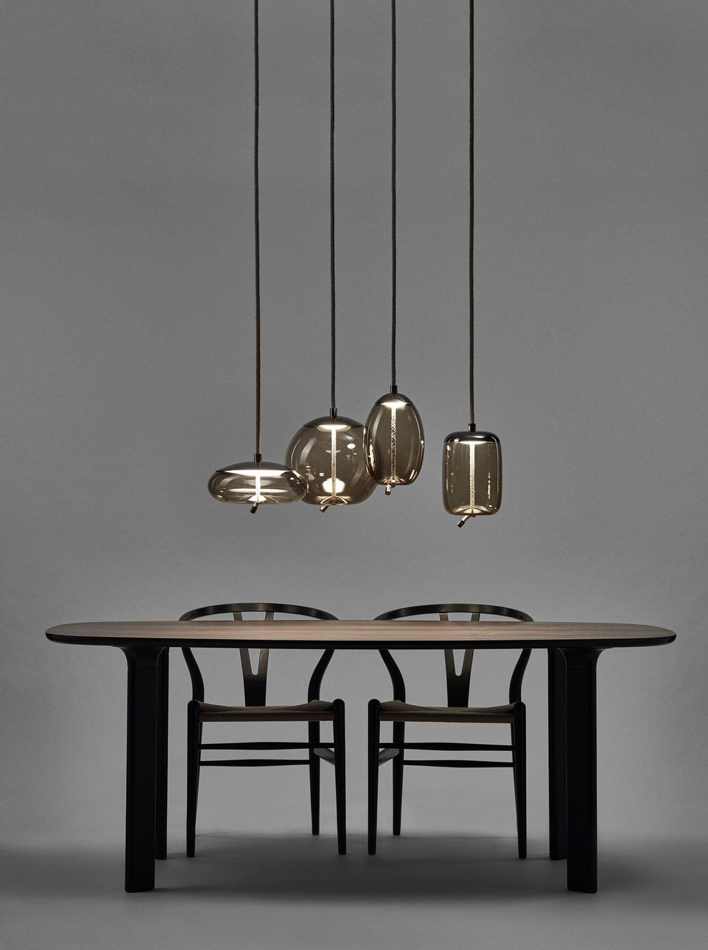 Z ekspozycji - Brokis :: Lampa wisząca Knot Uovo Smoke brown