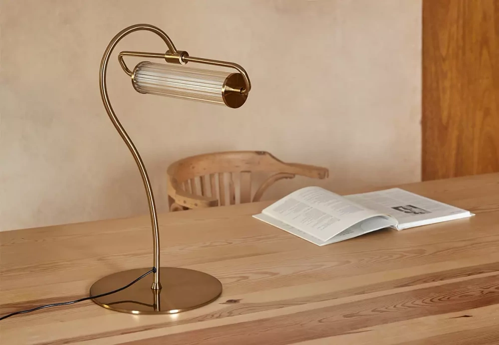 Aromas :: Ison table lamp, height 48.7 cm, black