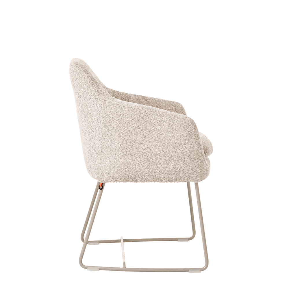 Mobitec :: Saga C04 beige upholstered chair with armrests, width 62 cm