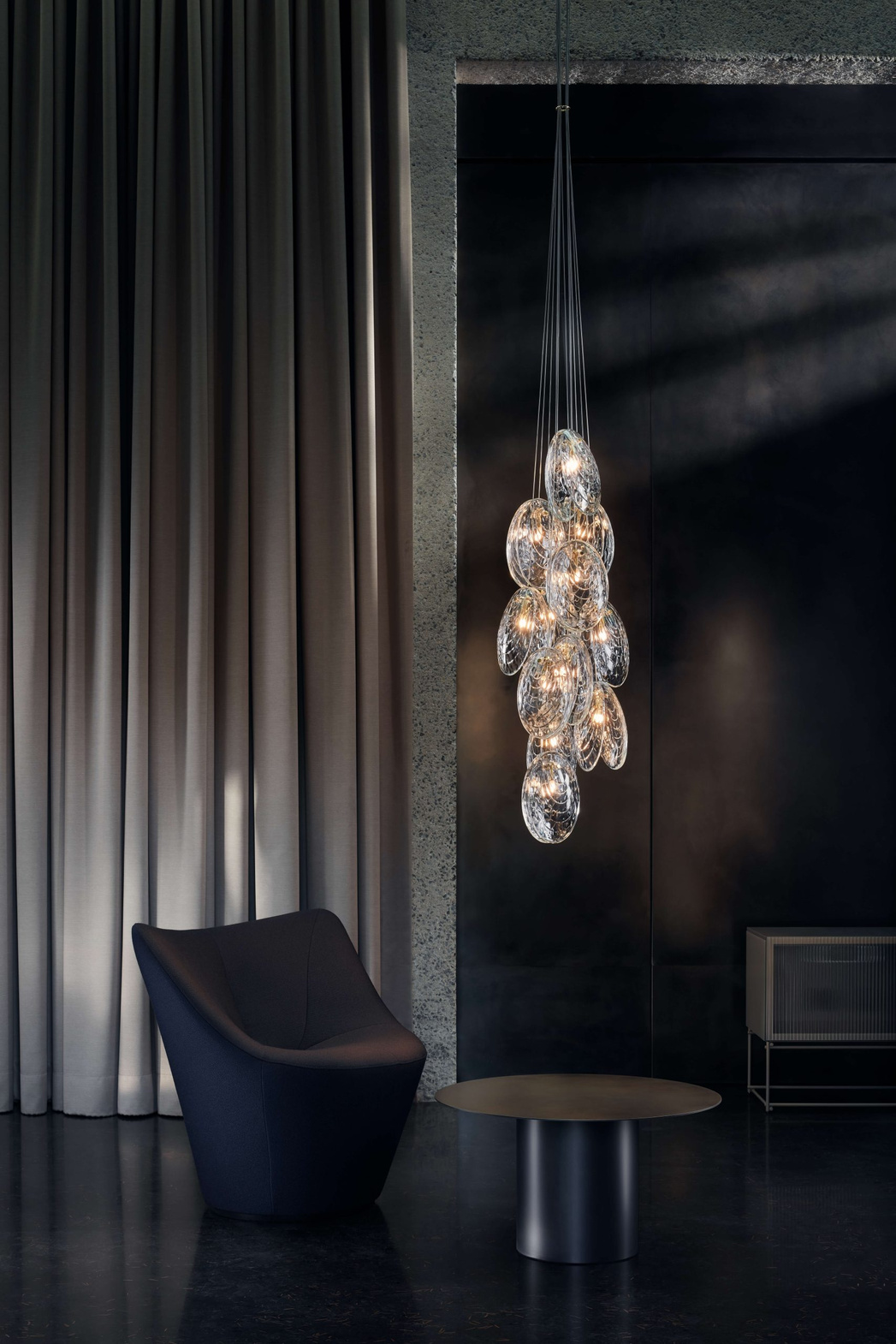 Bomma :: Mussels hanging lamp, alabaster and anthracite, 14.6 cm