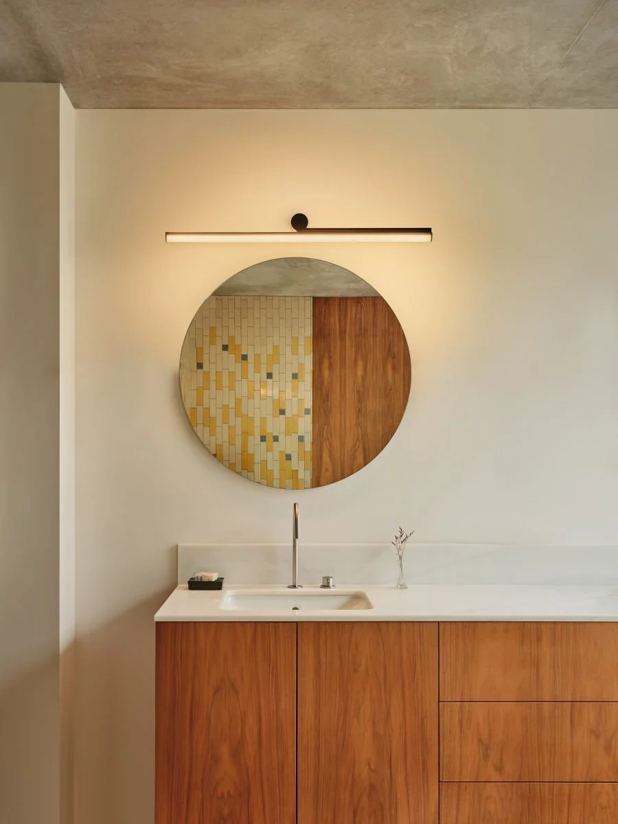 Marset :: Lampa ścienna / kinkiet Ambrosia prawa złota szer. 60 cm