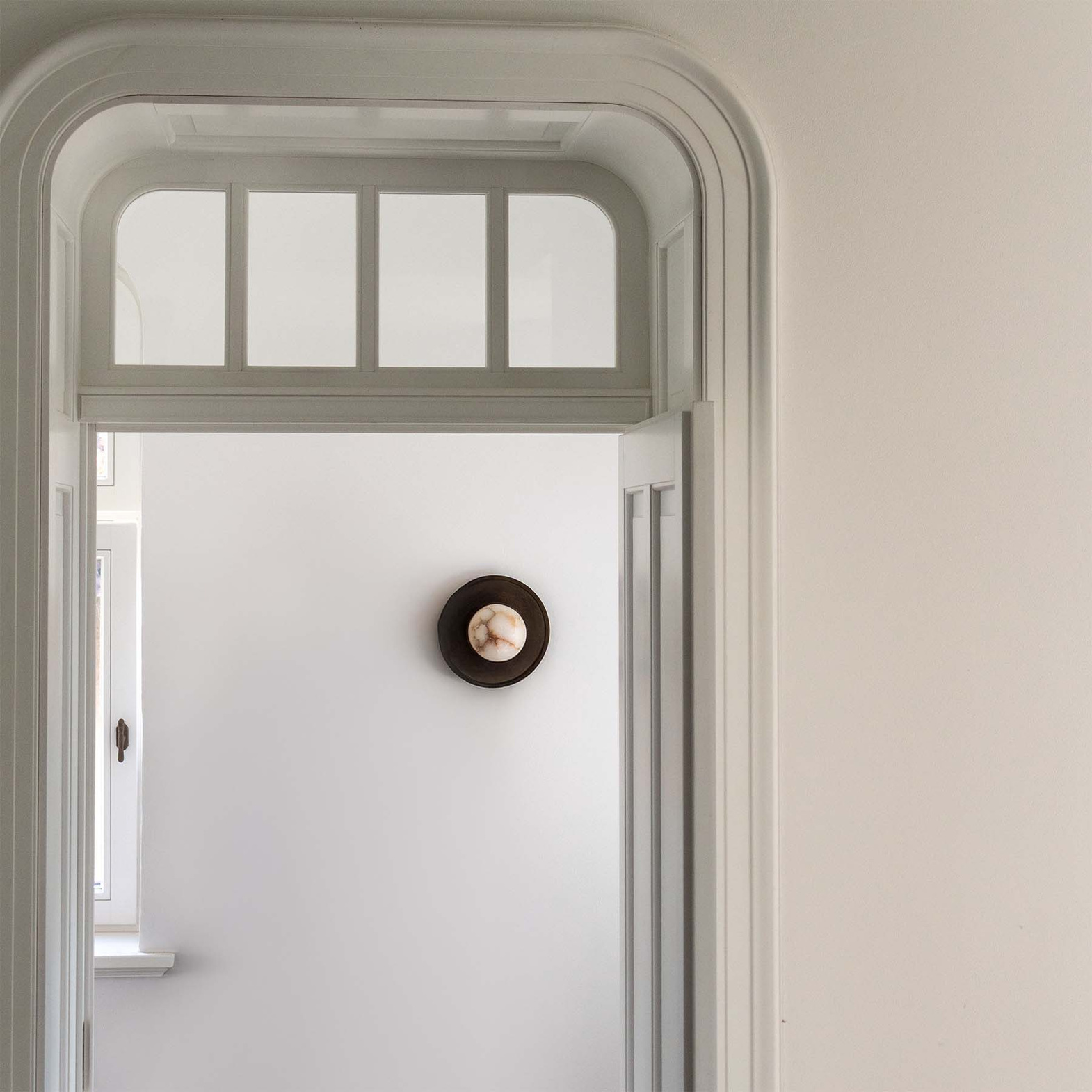 Embassy Interiors :: Mémoire Glas-Messing-Wand-/Deckenleuchte, Durchmesser 30 cm