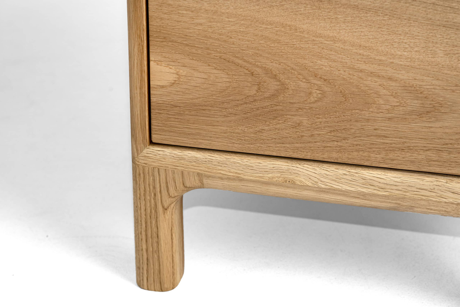 Szyszka Design :: Flux Bedside Table