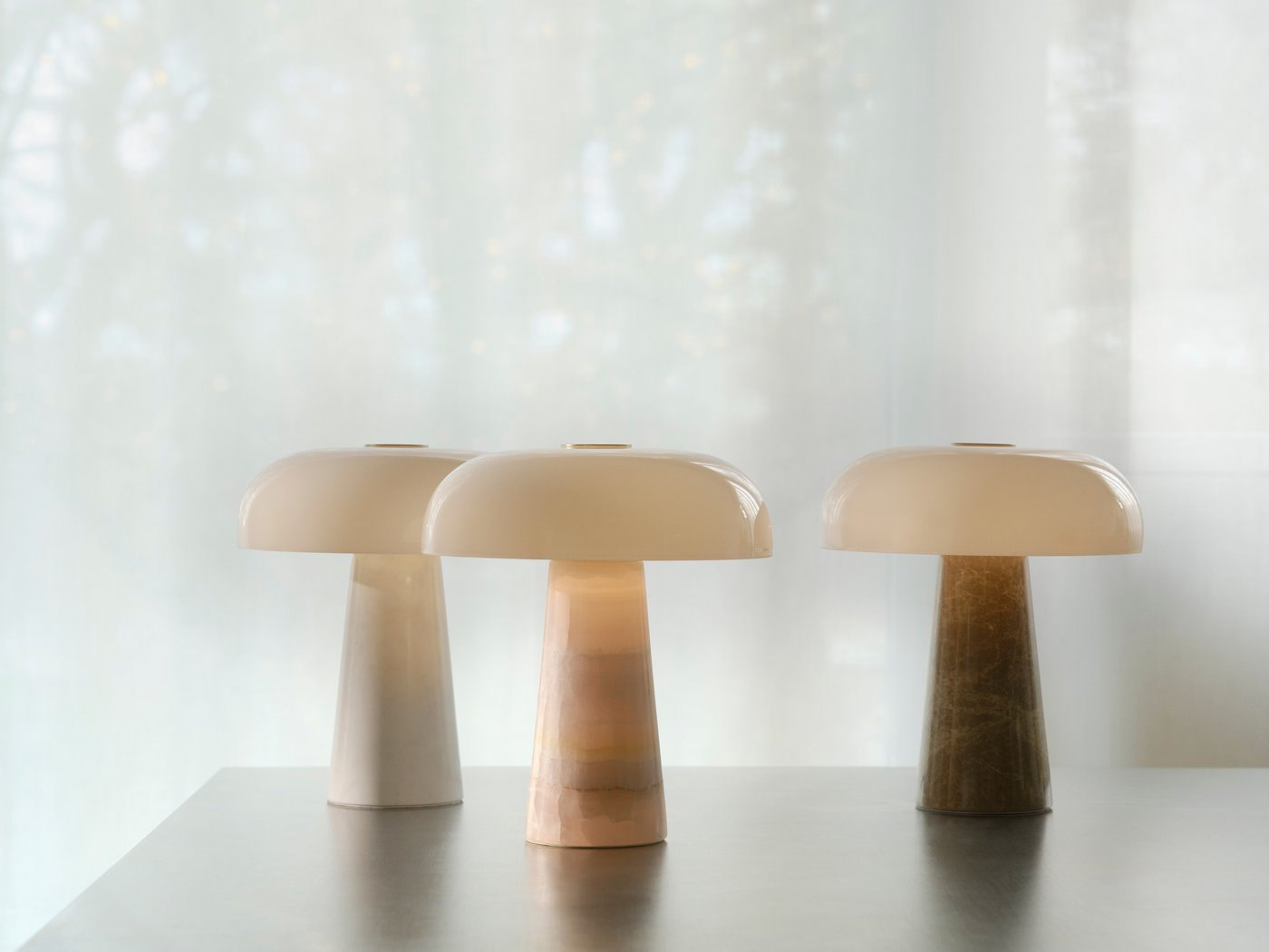 Design For The People :: Glänzende Mini-Tischlampe, Weiß