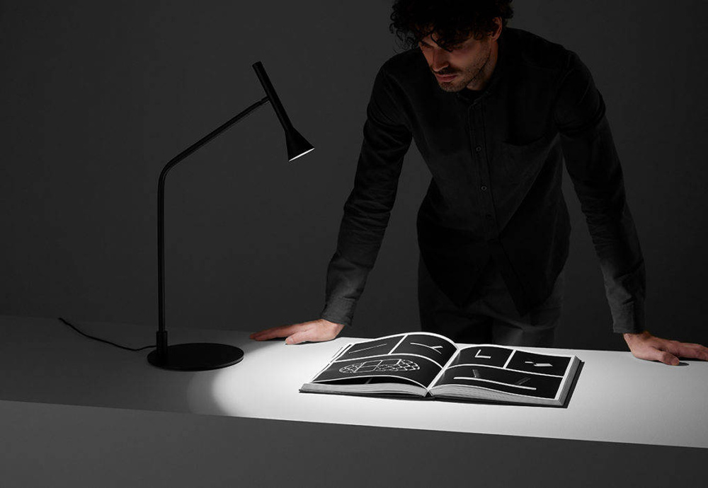 Aromas :: Desk lamp Lyb black H: 63,2 cm