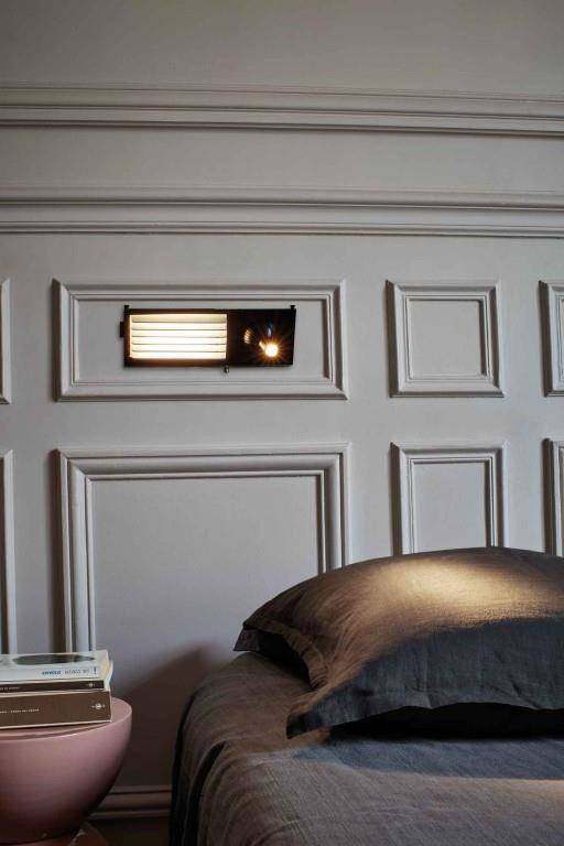 DCW:: Biny Bedside black wall lamp/sconce, width 27 cm