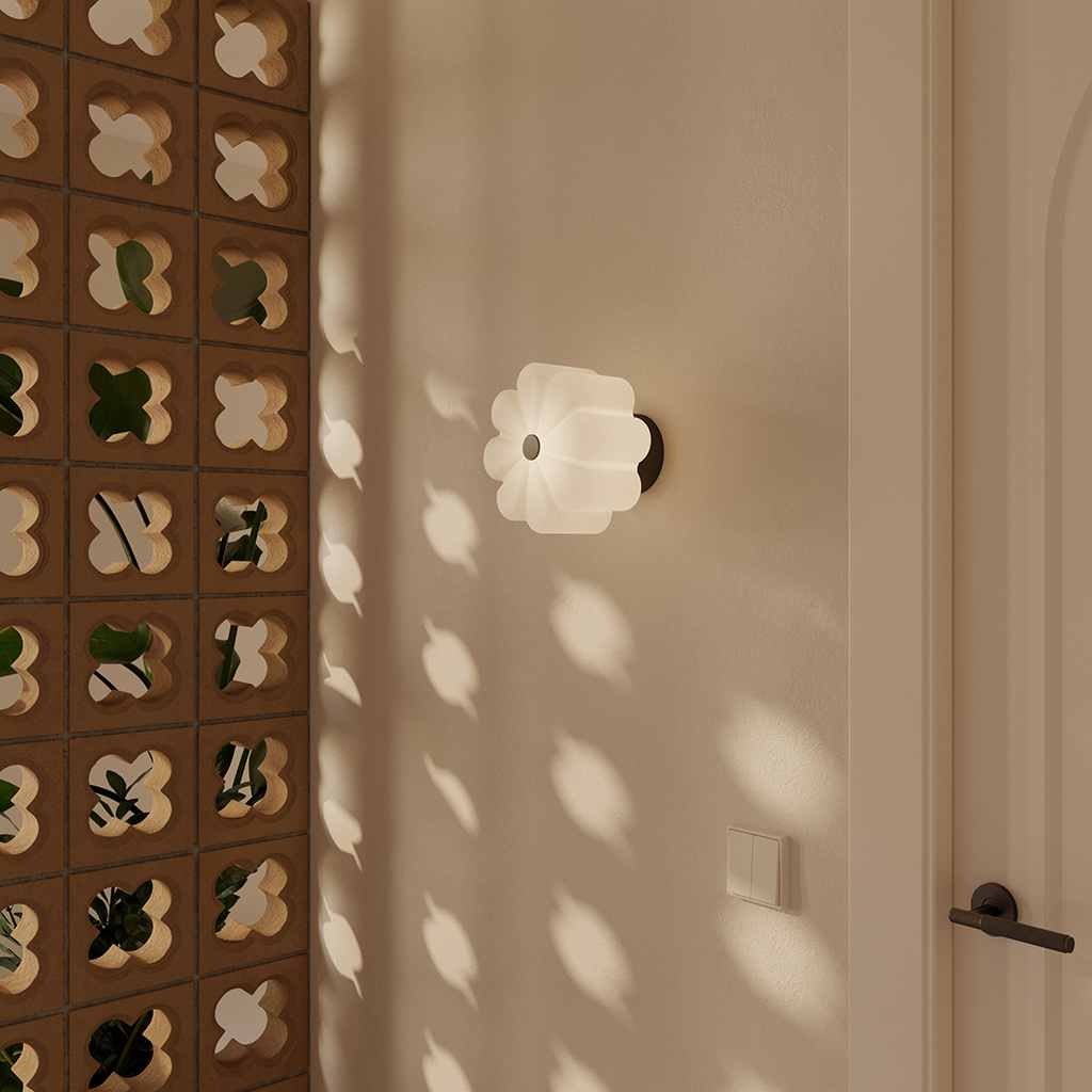 Aromas :: Flow wall lamp/sconce, diameter 20 cm, white and black