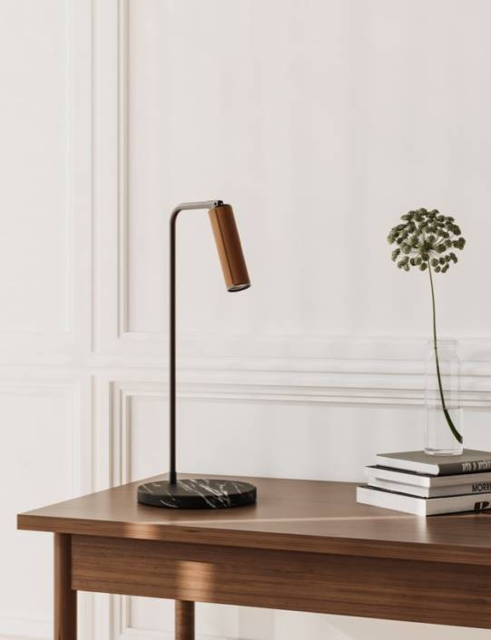 Aromas :: Tura desk lamp, height 49.5 cm, leather-covered lampshade / black marble base