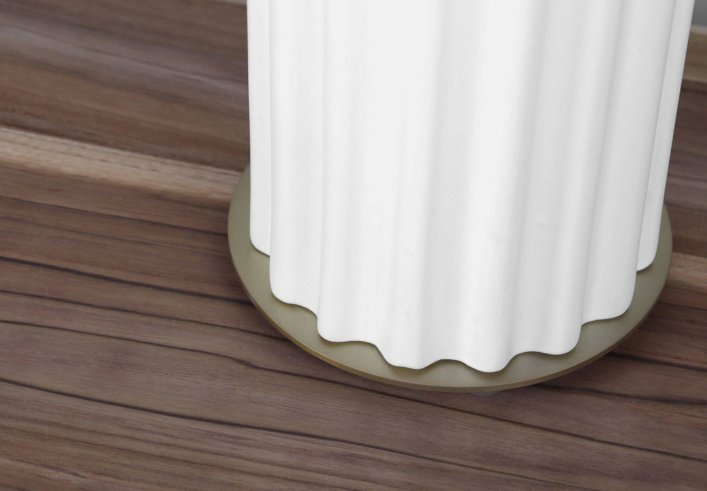 Aromas :: Onica yws. 80 cm table lamp, ceramic base with white shade