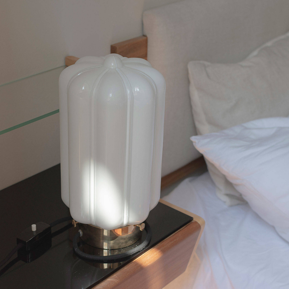 Embassy Interiors :: Glass table lamp Bibe white H: 29,5 cm